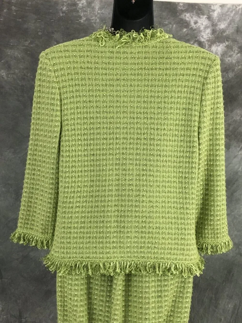 BEAUTIFUL St John collection knit green fringe multi jacket skirt suit size 6